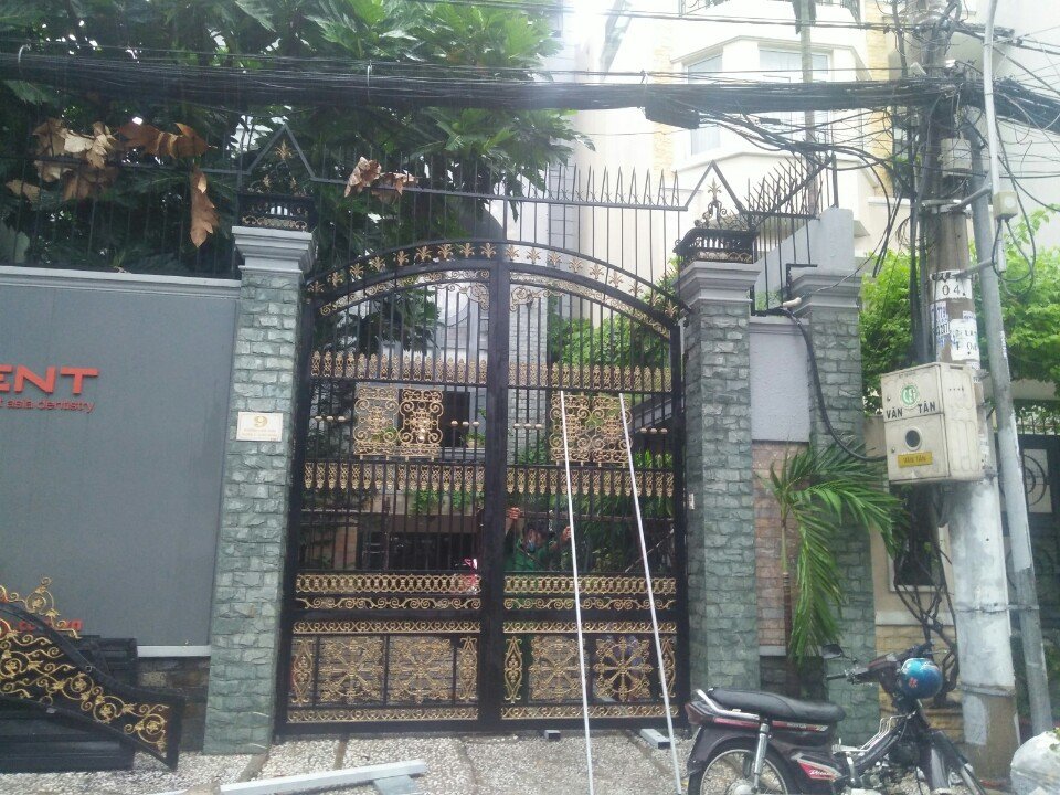 Lắp đặt cổng sắt nghệ thuật cho nhà chú Kiên, An Đồng, An Dương, Hải Phòng